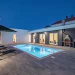 La Reina - Private Heated Pool&garden * Bibinje