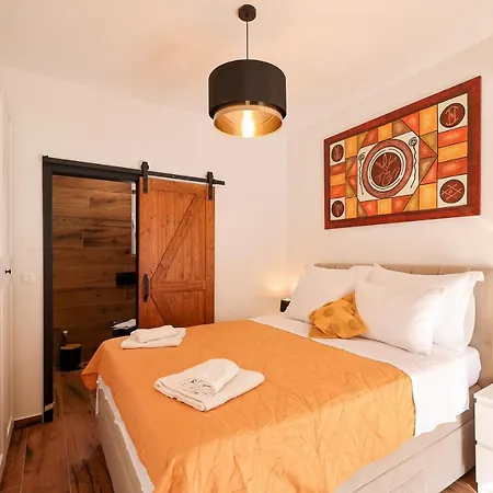 La Reina - Private Heated Pool & Garden