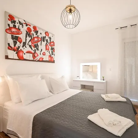 Ground-floor La Reina - Private Heated Pool & Garden Bibinje