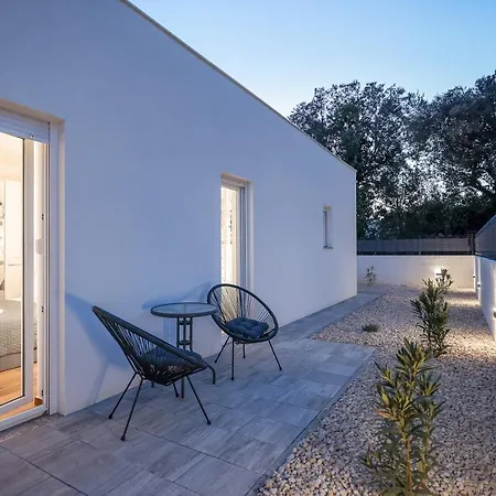 Ground-floor La Reina - Private Heated Pool & Garden Villa