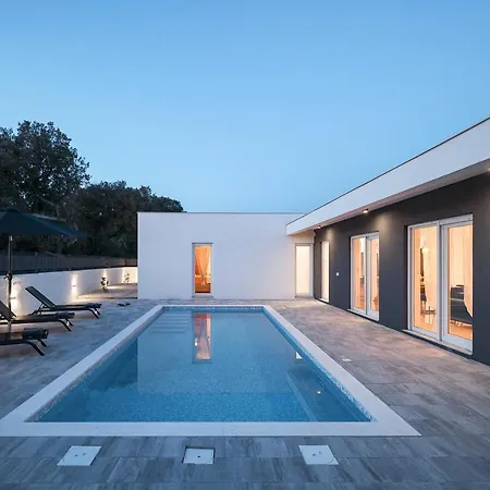 La Reina House - Private Heated Pool Villa Bibinje