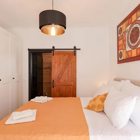 Villa Ground-floor La Reina - Private Heated Pool & Garden Bibinje