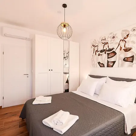 Villa Ground-floor La Reina - Private Heated Pool & Garden