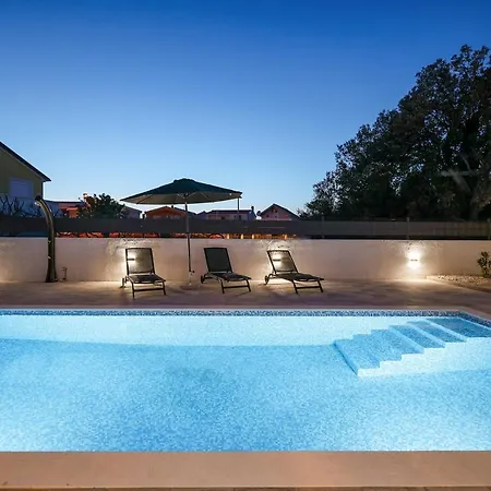 Ground-floor La Reina - Private Heated Pool & Garden
