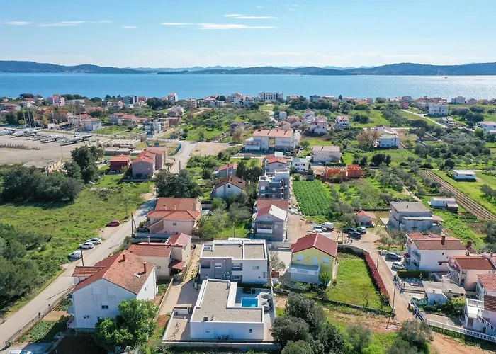 La Reina - Private Heated Pool & Garden Bibinje
