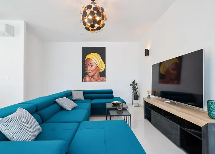 Villa La Reina - Private Heated Pool & Garden ヴィラ *