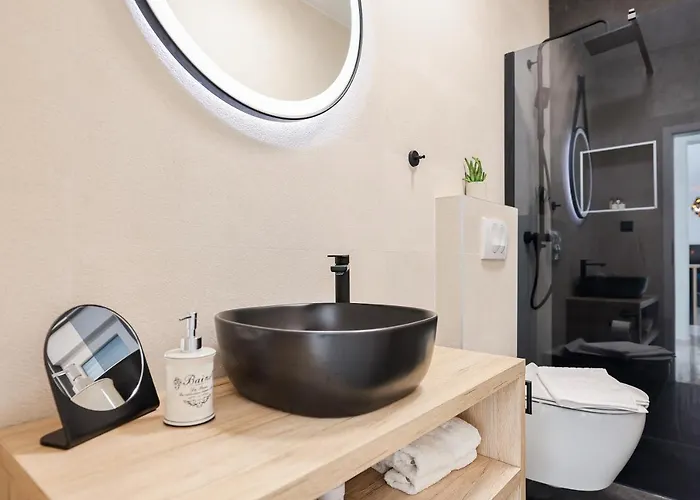 Villa La Reina - Private Heated Pool & Garden ヴィラ *