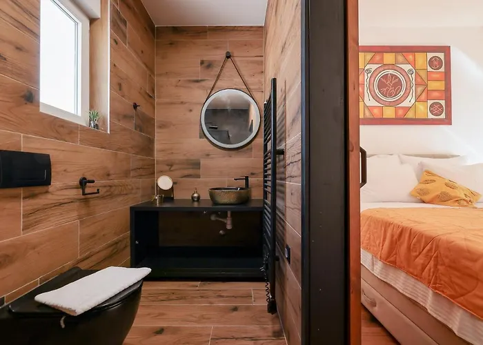 ヴィラ Villa La Reina - Private Heated Pool & Garden ビビニェ