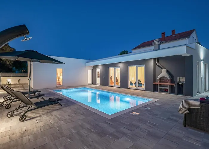 La Reina - Private Heated Pool & Garden * Bibinje
