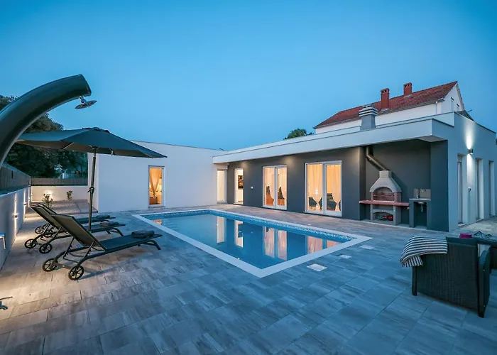 ヴィラ Villa La Reina - Private Heated Pool & Garden *