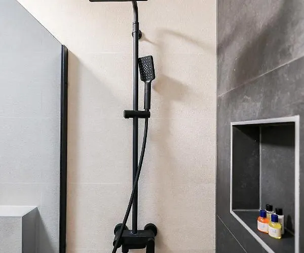 ヴィラ Villa La Reina - Private Heated Pool & Garden ビビニェ